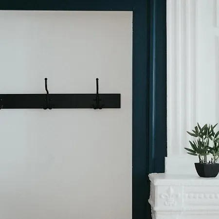 Le Double Pirou # 2 # Halte Auvergne 아파트 티에르