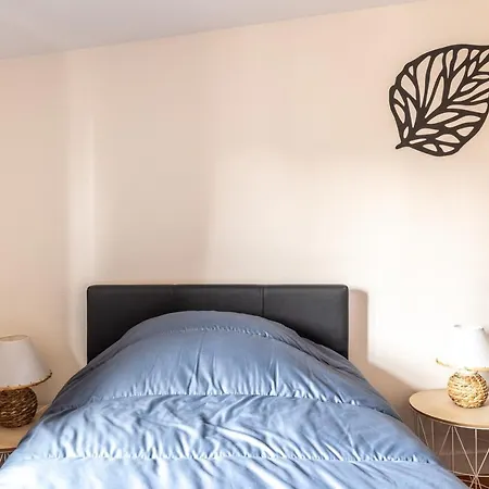 Le Double Pirou # 2 # Halte Auvergne 아파트